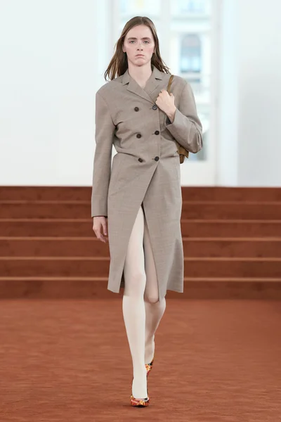 Look 24